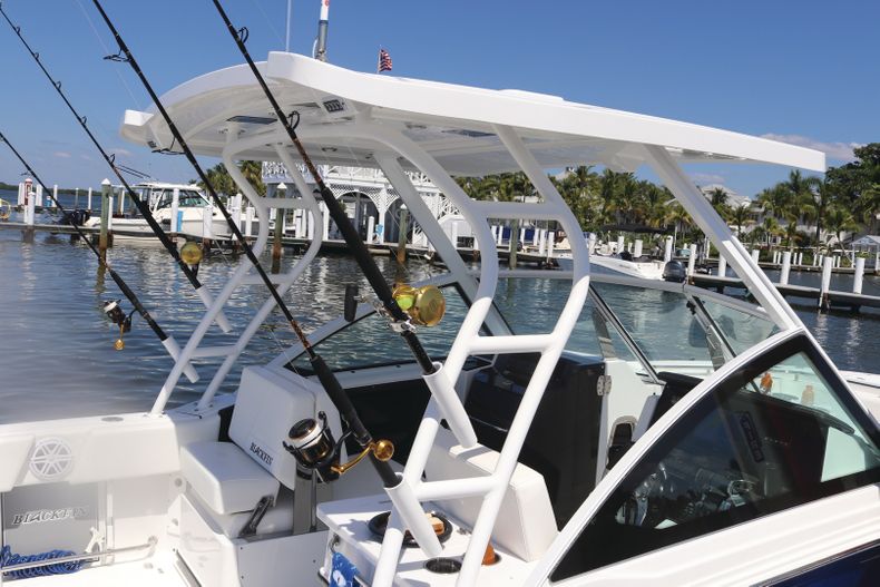 Thumbnail 6 for New 2022 Blackfin 252DC boat for sale in West Palm Beach, FL
