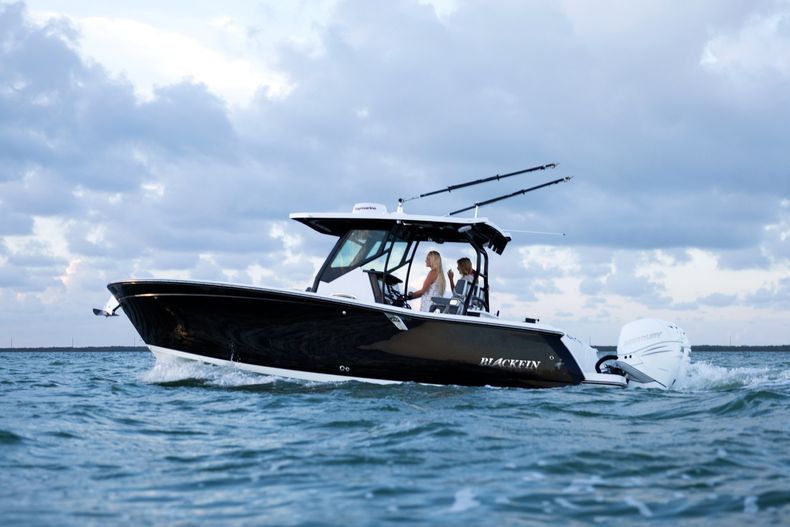Thumbnail 4 for New 2022 Blackfin 272CC boat for sale in West Palm Beach, FL