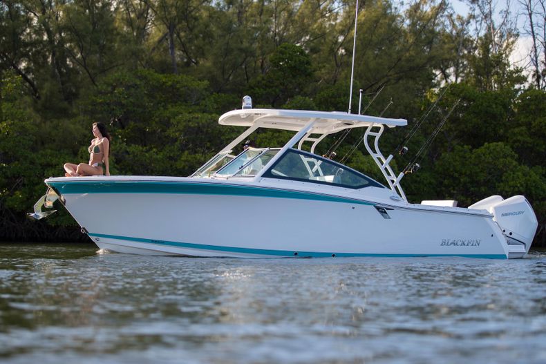 Thumbnail 5 for New 2022 Blackfin 272DC boat for sale in West Palm Beach, FL