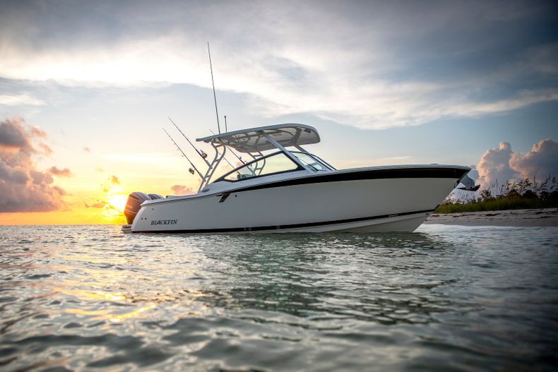 Thumbnail 9 for New 2022 Blackfin 272DC boat for sale in West Palm Beach, FL