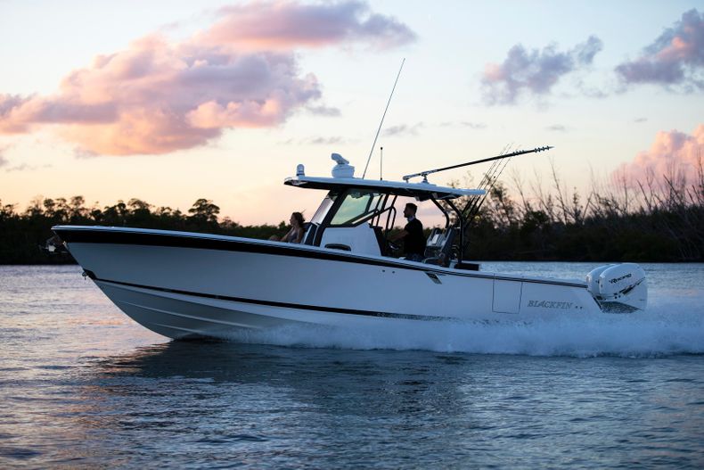 Thumbnail 3 for New 2022 Blackfin 332CC boat for sale in West Palm Beach, FL