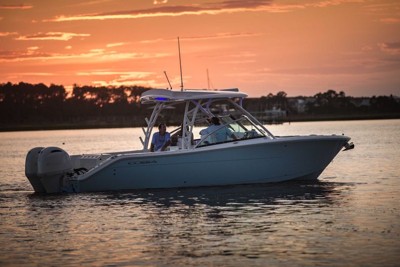 Thumbnail 5 for New 2022 Cobia 280 DC boat for sale in West Palm Beach, FL
