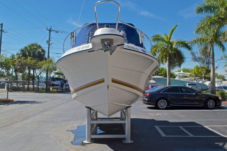 Thumbnail 2 for Used 2000 Aquasport 215 Osprey Sport DC boat for sale in West Palm Beach, FL