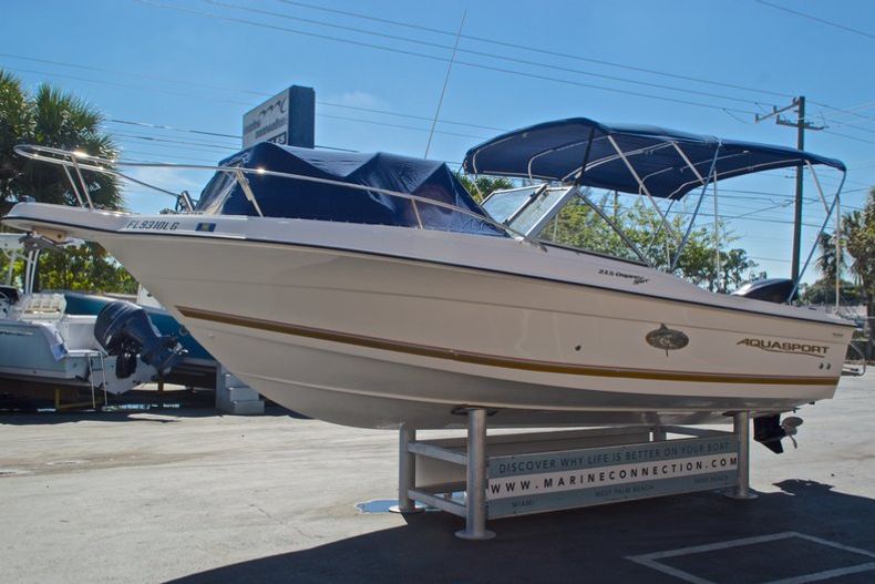 Thumbnail 3 for Used 2000 Aquasport 215 Osprey Sport DC boat for sale in West Palm Beach, FL