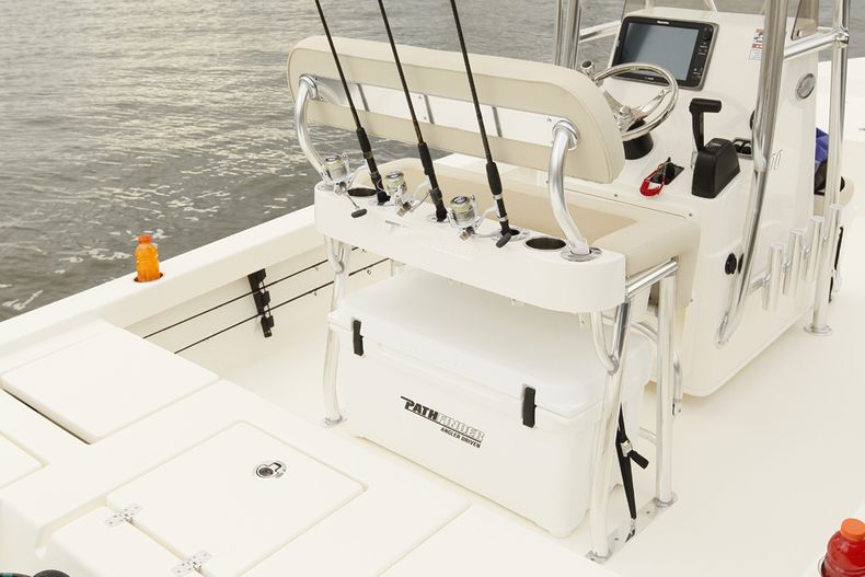 Thumbnail 5 for New 2022 Pathfinder 2400 TRS boat for sale in Vero Beach, FL