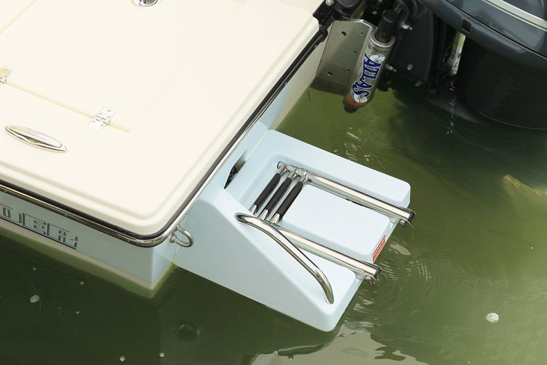 Thumbnail 12 for New 2022 Pathfinder 2400 TRS boat for sale in Vero Beach, FL