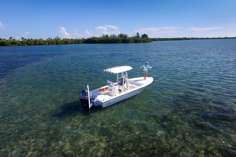 Thumbnail 11 for New 2022 Pathfinder 2500 Hybrid boat for sale in Vero Beach, FL