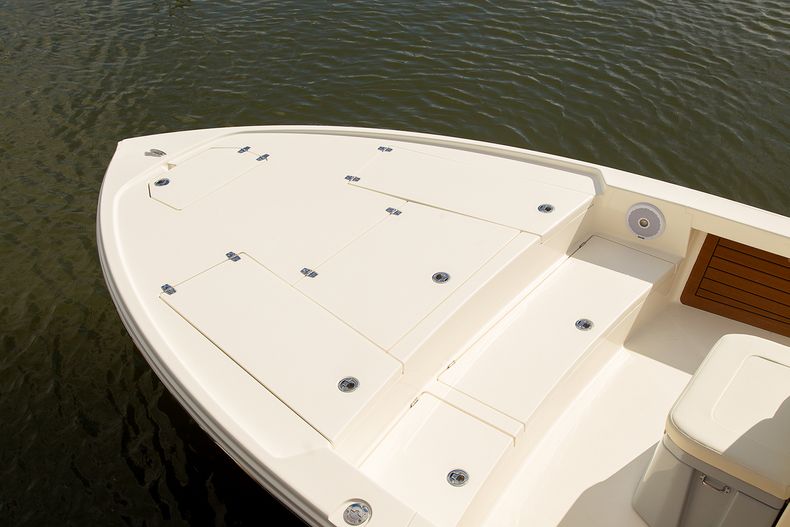 Thumbnail 28 for New 2022 Pathfinder 2500 Hybrid boat for sale in Vero Beach, FL