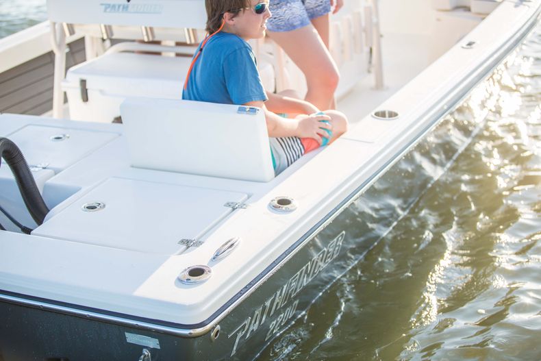 Thumbnail 3 for New 2022 Pathfinder 2200 TRS boat for sale in Vero Beach, FL