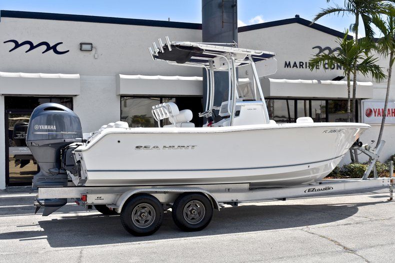 Thumbnail 6 for Used 2015 Sea Hunt 211 Ultra boat for sale in Fort Lauderdale, FL