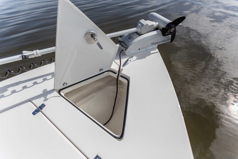 Thumbnail 23 for New 2022 Hewes Redfisher 18 boat for sale in Vero Beach, FL