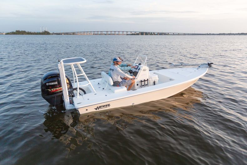 Thumbnail 4 for New 2022 Hewes Redfisher 18 boat for sale in Vero Beach, FL