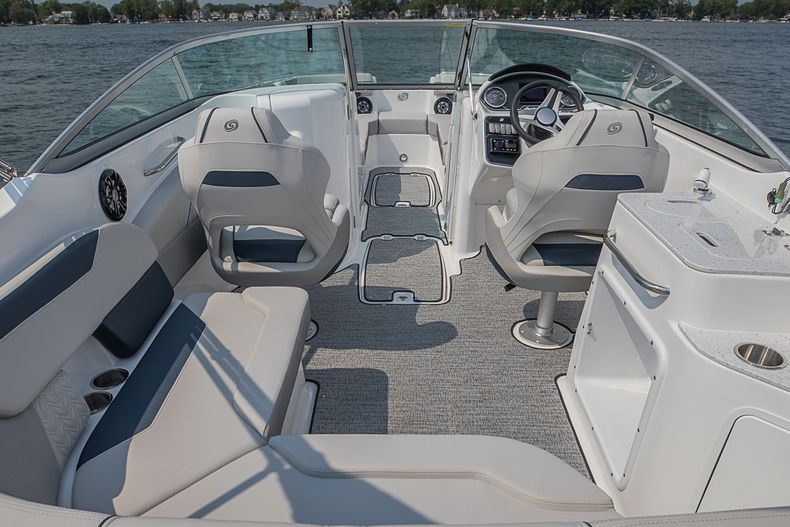 Thumbnail 18 for New 2022 Hurricane SunDeck SD 2400 OB boat for sale in West Palm Beach, FL