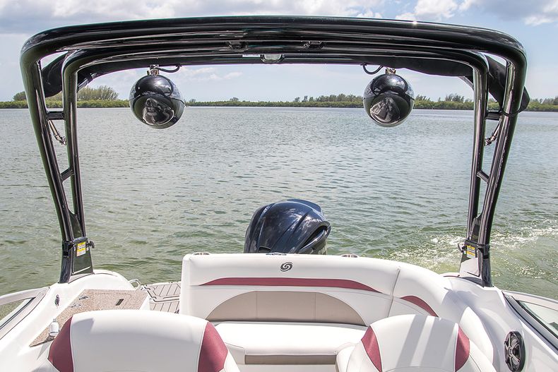 Thumbnail 7 for New 2022 Hurricane SunDeck SD 2400 OB boat for sale in West Palm Beach, FL