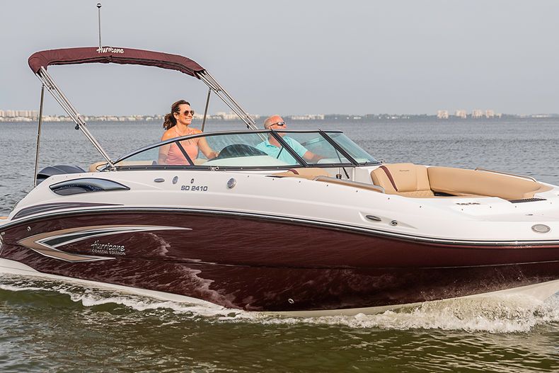 Thumbnail 7 for New 2022 Hurricane SunDeck SD 2410 OB boat for sale in West Palm Beach, FL