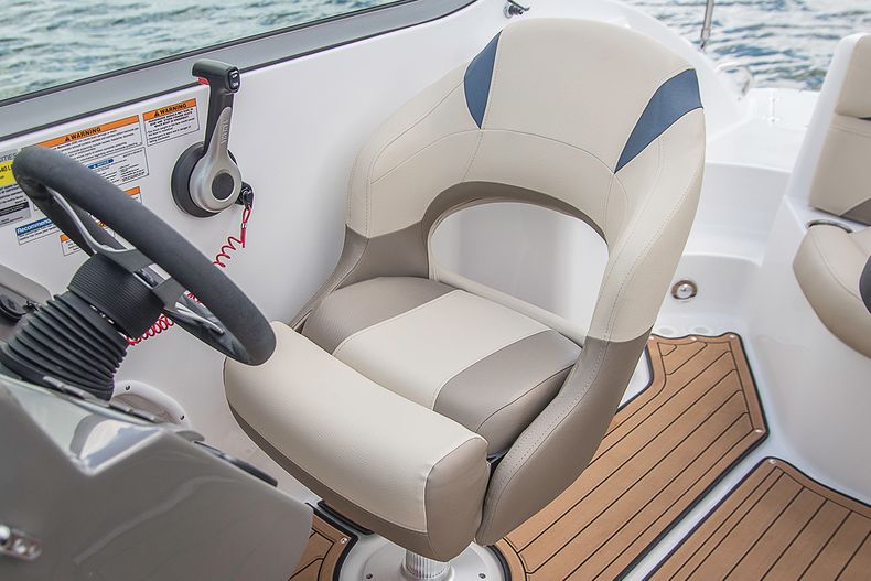 Image 3 for 2022 Hurricane SunDeck SD 2200 DC OB in West Palm Beach, FL