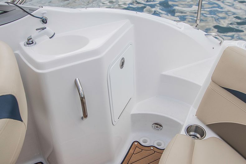 Thumbnail 7 for New 2022 Hurricane SunDeck SD 2200 DC OB boat for sale in West Palm Beach, FL