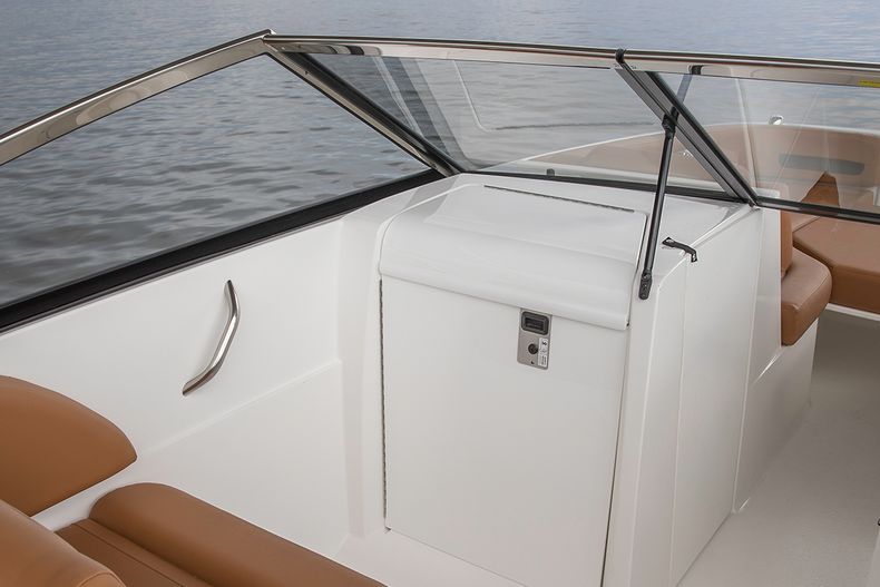Thumbnail 9 for New 2022 Hurricane SunDeck SD 235 OB boat for sale in West Palm Beach, FL