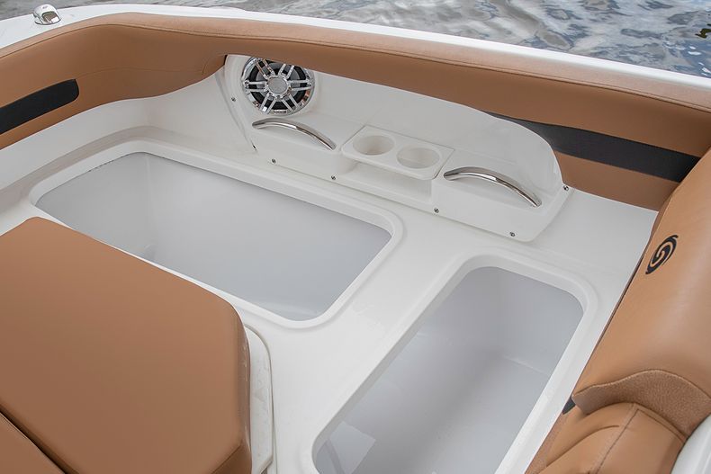 Thumbnail 8 for New 2022 Hurricane SunDeck SD 235 OB boat for sale in West Palm Beach, FL