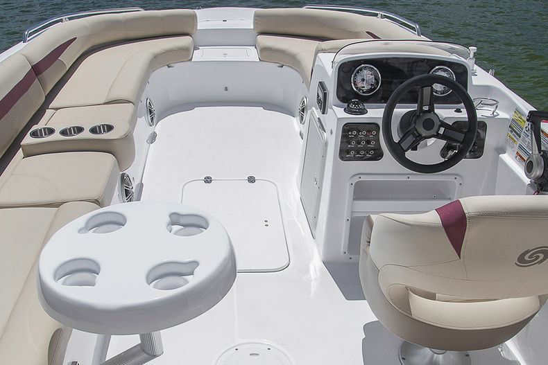 Thumbnail 11 for New 2022 Hurricane SunDeck Sport SS 201 OB boat for sale in West Palm Beach, FL