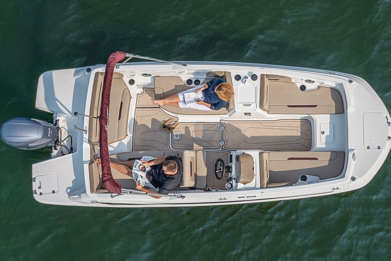 Thumbnail 1 for New 2022 Hurricane SunDeck Sport SS 205 OB boat for sale in West Palm Beach, FL