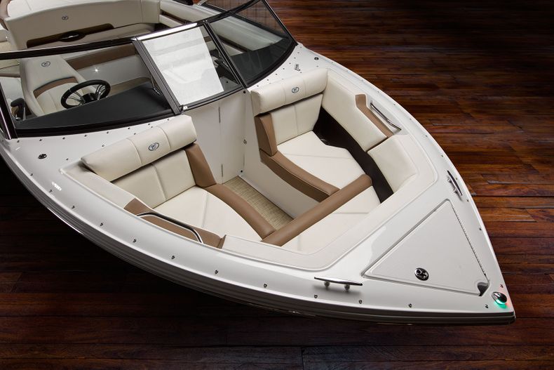 Thumbnail 19 for New 2022 Cobalt CS23 Surf boat for sale in West Palm Beach, FL