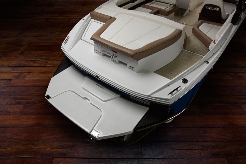 Thumbnail 11 for New 2022 Cobalt CS23 Surf boat for sale in West Palm Beach, FL