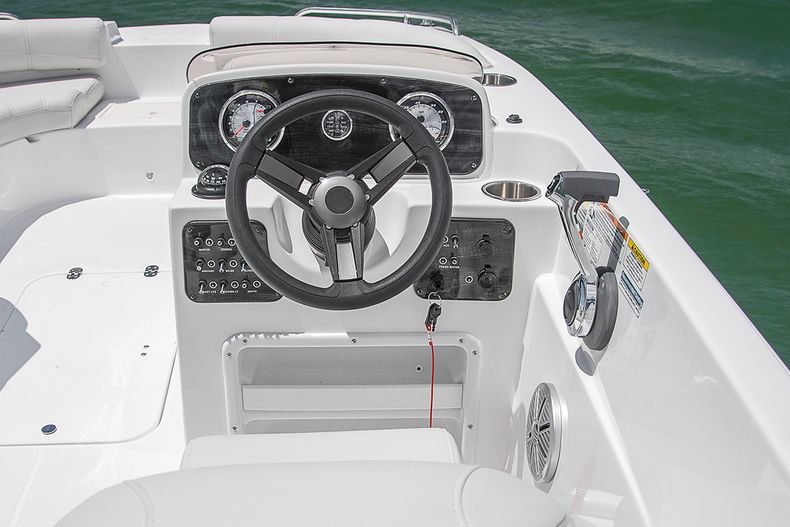 Thumbnail 5 for New 2022 Hurricane SunDeck Sport SS 188 OB boat for sale in West Palm Beach, FL