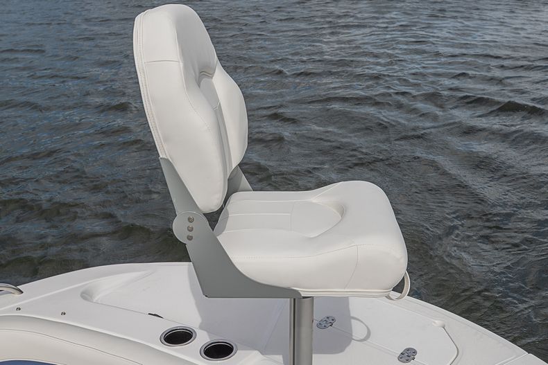 Thumbnail 13 for New 2022 Hurricane SunDeck Sport SS 192 OB boat for sale in West Palm Beach, FL