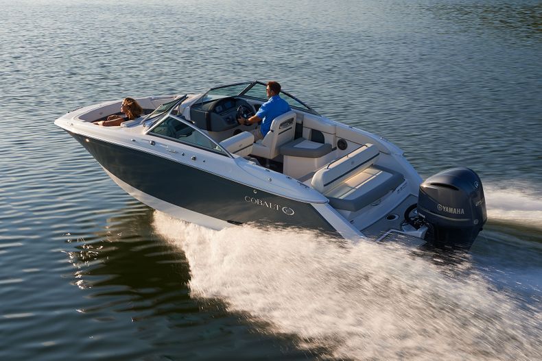 Thumbnail 3 for New 2022 Cobalt 23SC boat for sale in West Palm Beach, FL