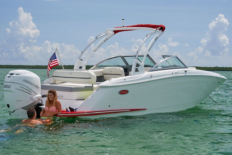 Thumbnail 12 for New 2022 Cobalt 25SC boat for sale in West Palm Beach, FL