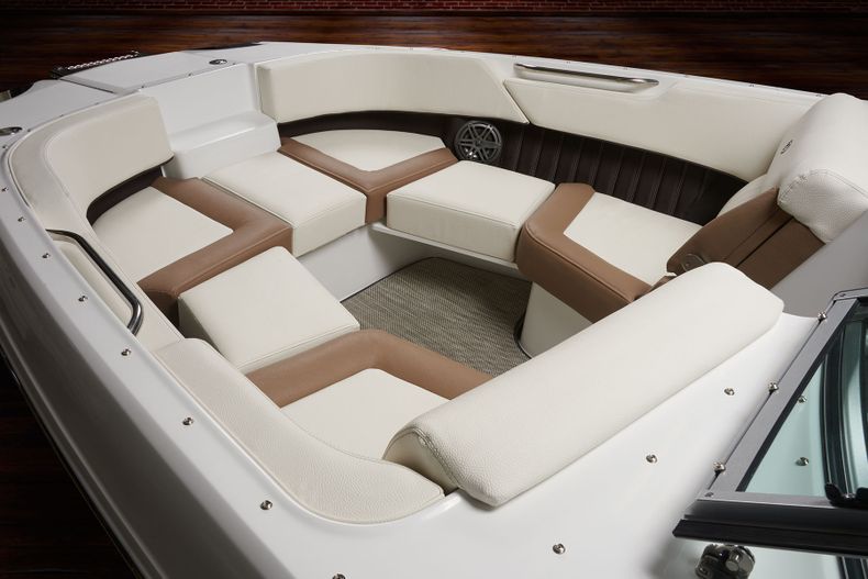 Thumbnail 29 for New 2022 Cobalt 25SC boat for sale in West Palm Beach, FL