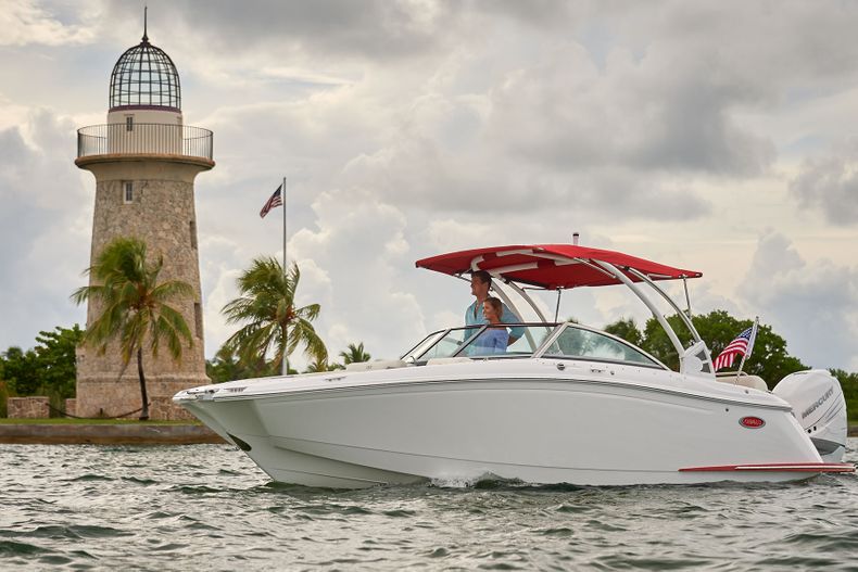 Thumbnail 10 for New 2022 Cobalt 25SC boat for sale in West Palm Beach, FL