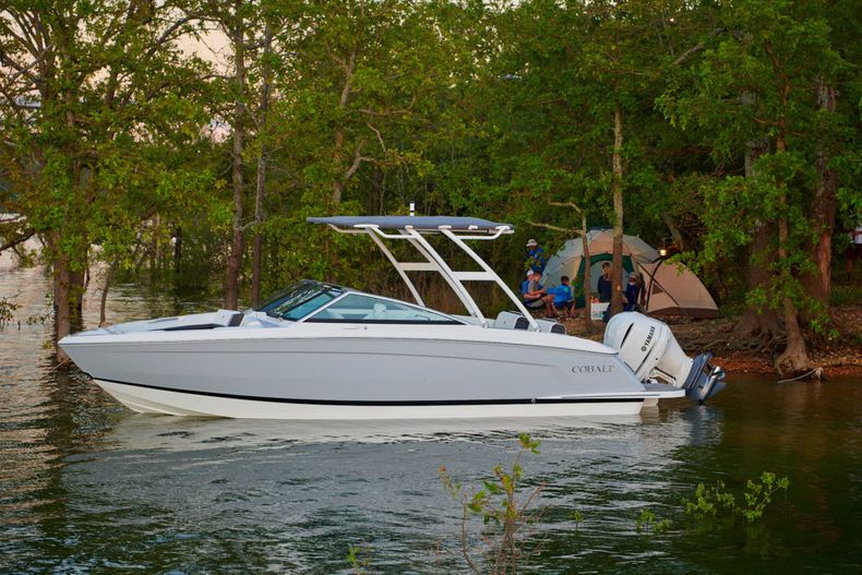 Thumbnail 3 for New 2022 Cobalt R6 OB boat for sale in West Palm Beach, FL