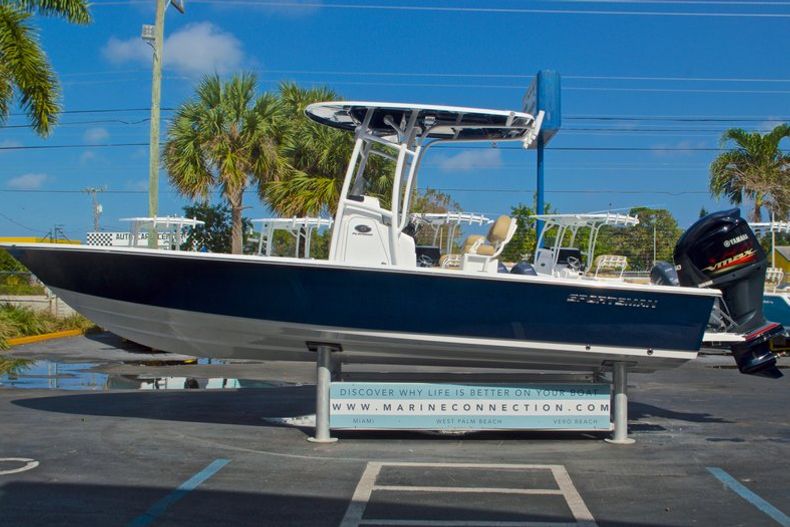 Thumbnail 4 for New 2016 Sportsman Masters 247 Bay Boat boat for sale in West Palm Beach, FL