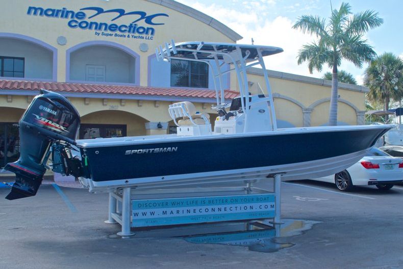 Thumbnail 7 for New 2016 Sportsman Masters 247 Bay Boat boat for sale in West Palm Beach, FL