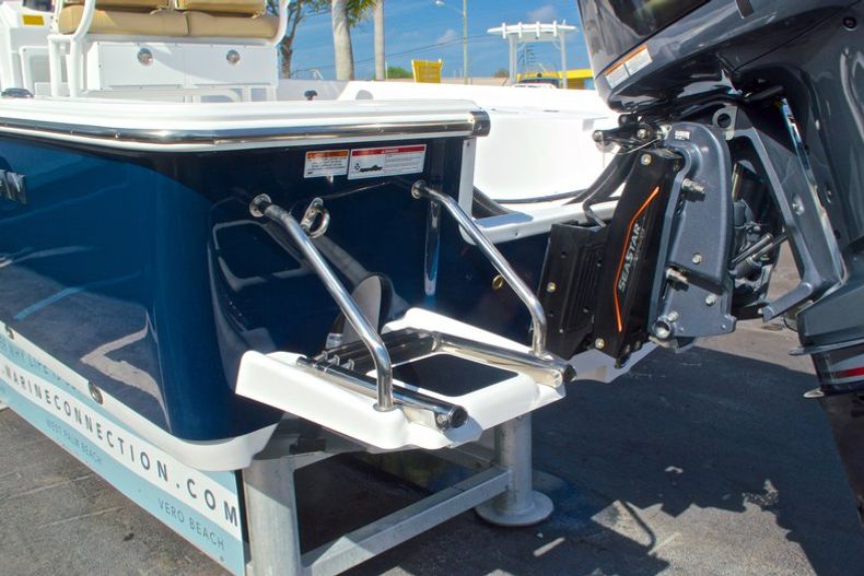 Thumbnail 10 for New 2016 Sportsman Masters 247 Bay Boat boat for sale in West Palm Beach, FL