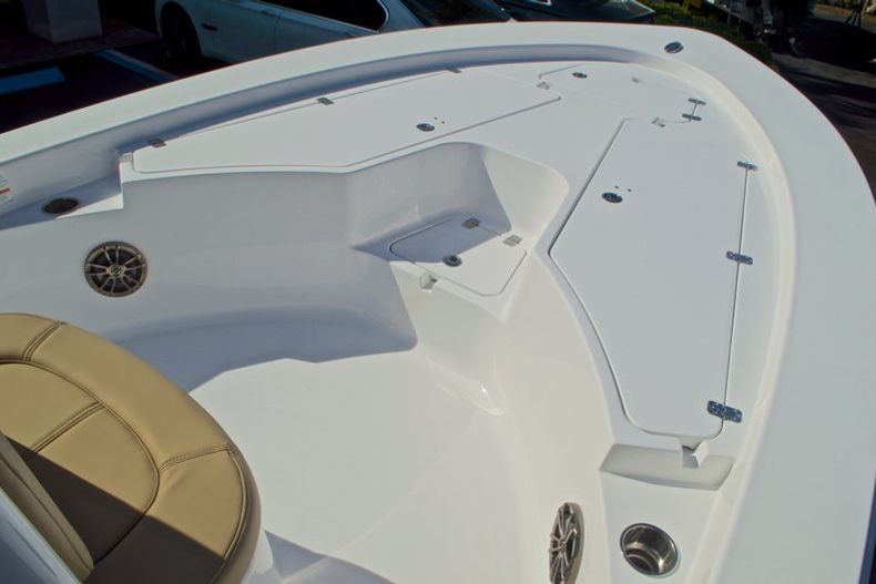 Thumbnail 39 for New 2016 Sportsman Masters 247 Bay Boat boat for sale in West Palm Beach, FL