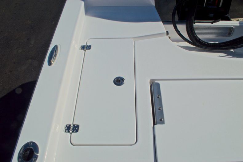 Thumbnail 18 for New 2016 Sportsman Masters 247 Bay Boat boat for sale in West Palm Beach, FL