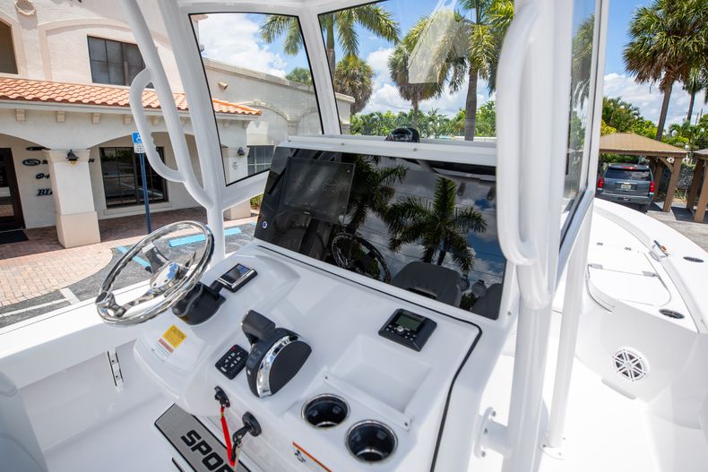 Thumbnail 19 for New 2021 Sportsman Masters 267 Bay Boat boat for sale in West Palm Beach, FL