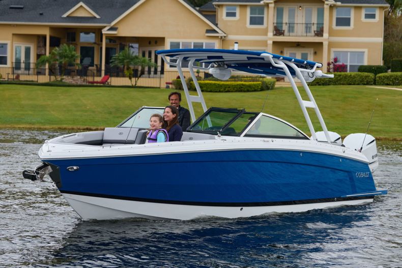 Thumbnail 12 for New 2022 Cobalt R8 OB boat for sale in West Palm Beach, FL