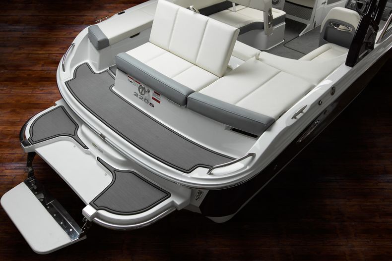 Thumbnail 7 for New 2022 Cobalt 220S boat for sale in West Palm Beach, FL
