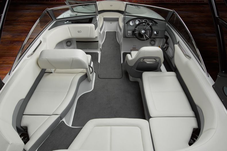 Thumbnail 10 for New 2022 Cobalt 220S boat for sale in West Palm Beach, FL
