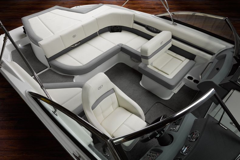 Thumbnail 16 for New 2022 Cobalt CS22 boat for sale in West Palm Beach, FL