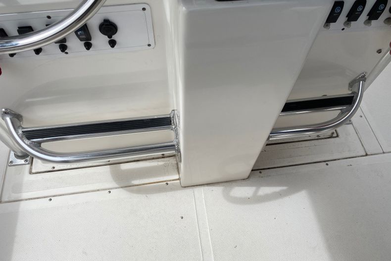 Thumbnail 26 for Used 2001 Stamas 250 Tarpon boat for sale in Miami, FL
