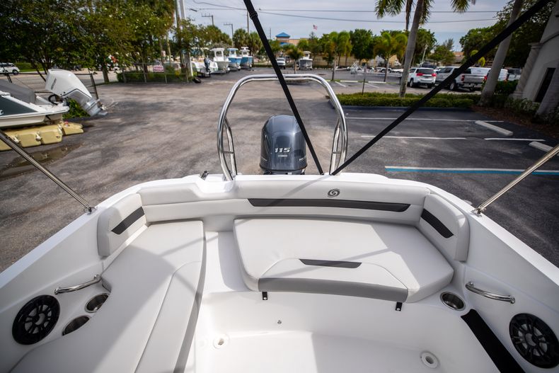 Thumbnail 22 for New 2021 Hurricane SunDeck Sport SS 185 OB boat for sale in West Palm Beach, FL