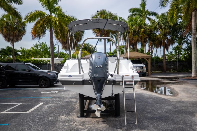 Thumbnail 12 for New 2021 Hurricane SunDeck Sport SS 185 OB boat for sale in West Palm Beach, FL