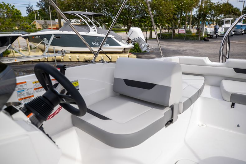 Thumbnail 30 for New 2021 Hurricane SunDeck Sport SS 185 OB boat for sale in West Palm Beach, FL