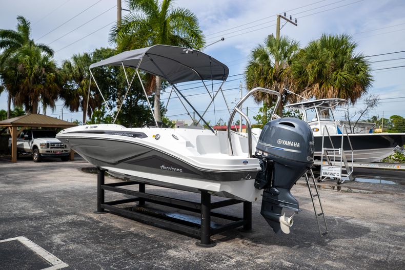Thumbnail 10 for New 2021 Hurricane SunDeck Sport SS 185 OB boat for sale in West Palm Beach, FL