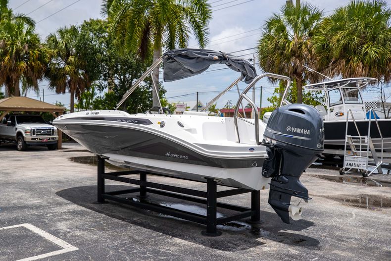 Thumbnail 11 for New 2021 Hurricane SunDeck Sport SS 185 OB boat for sale in West Palm Beach, FL